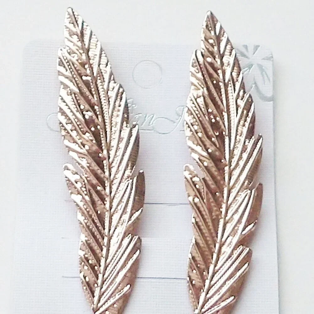 Bundle of 8 Bobby Pins Various Designs Faux Pearl Crystals Gold Tone NEW